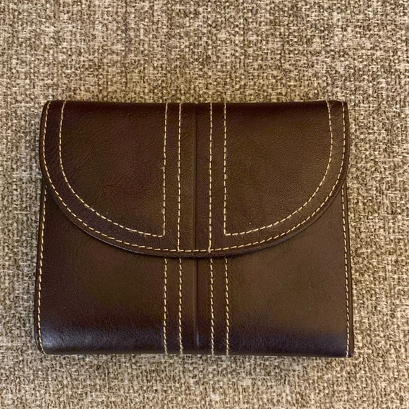NWOT Buxton Brown Leather Wallet - Picture 1 of 8